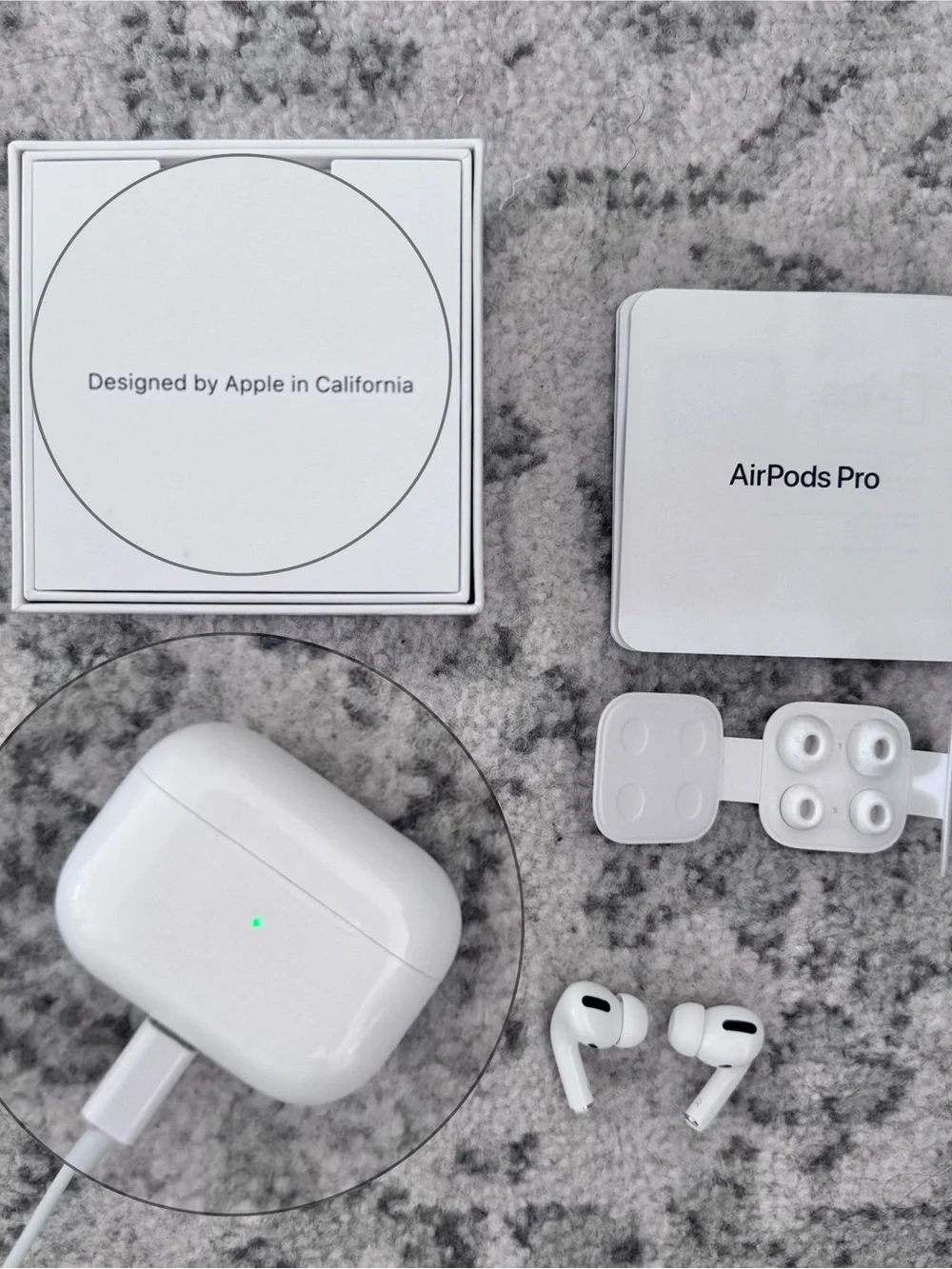 Apple AirPods Pro (First Generation) with Wireless Charging Case - Like New!